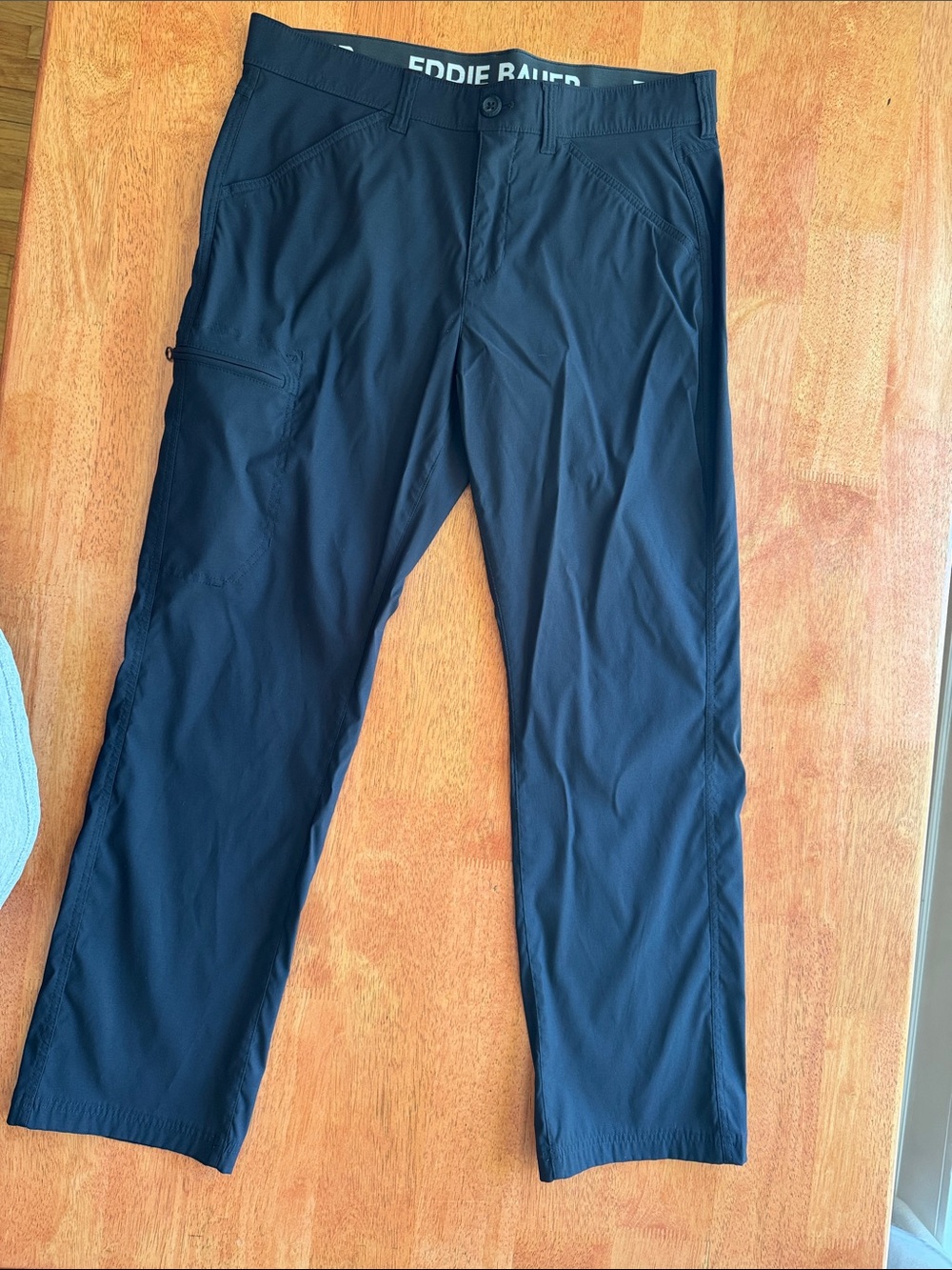 Eddie Bauer Men's Black Rainier Tech Cargo / Casual Pant 34x30